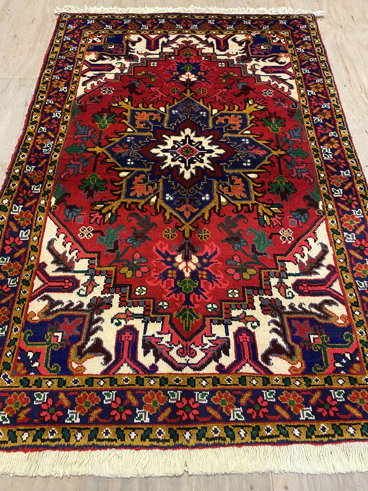 1.5x1M Rare Heriz Persian Rug - Image 4