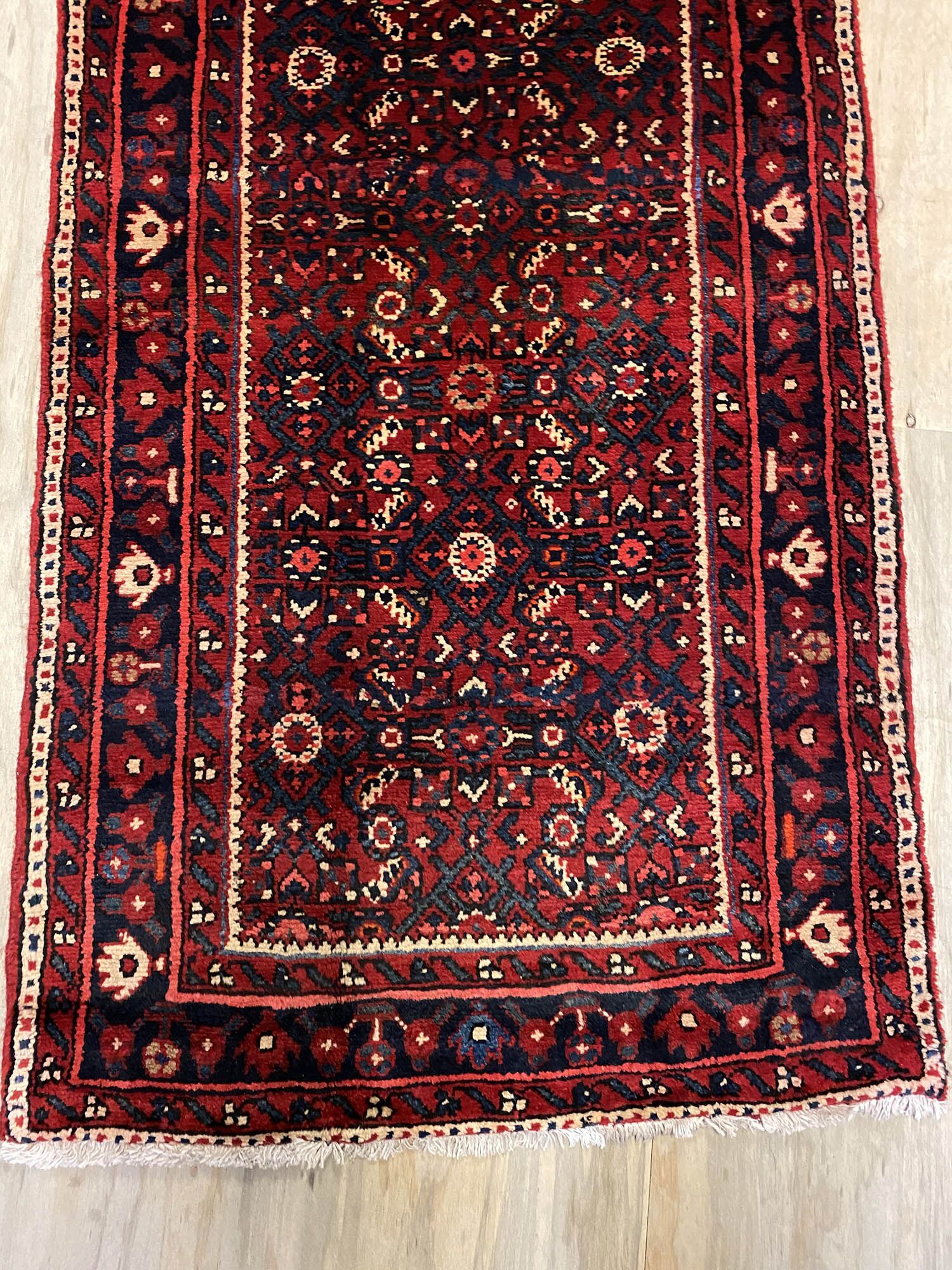 5.8m Hamedan Persian Runner (Hosseinabad) - Image 5