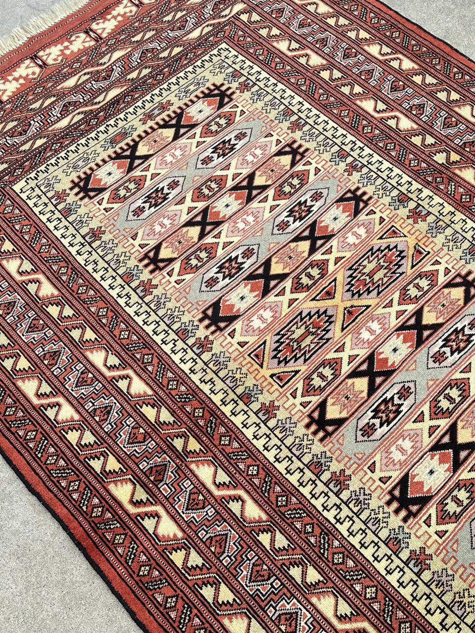 2x1.3M Quchan Rug - Image 4