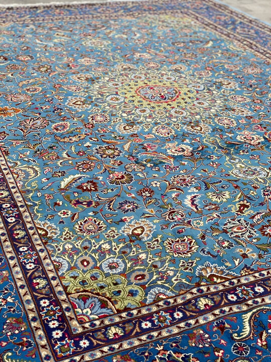 4x3M Lamb's wool Kashmar Rug - Image 4