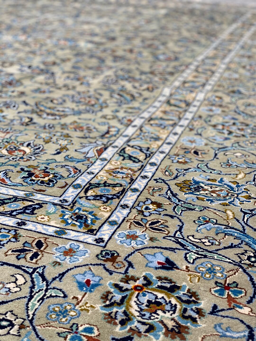 4x3M Signed Pistachio Tone Persian Kashan Rug - Image 7