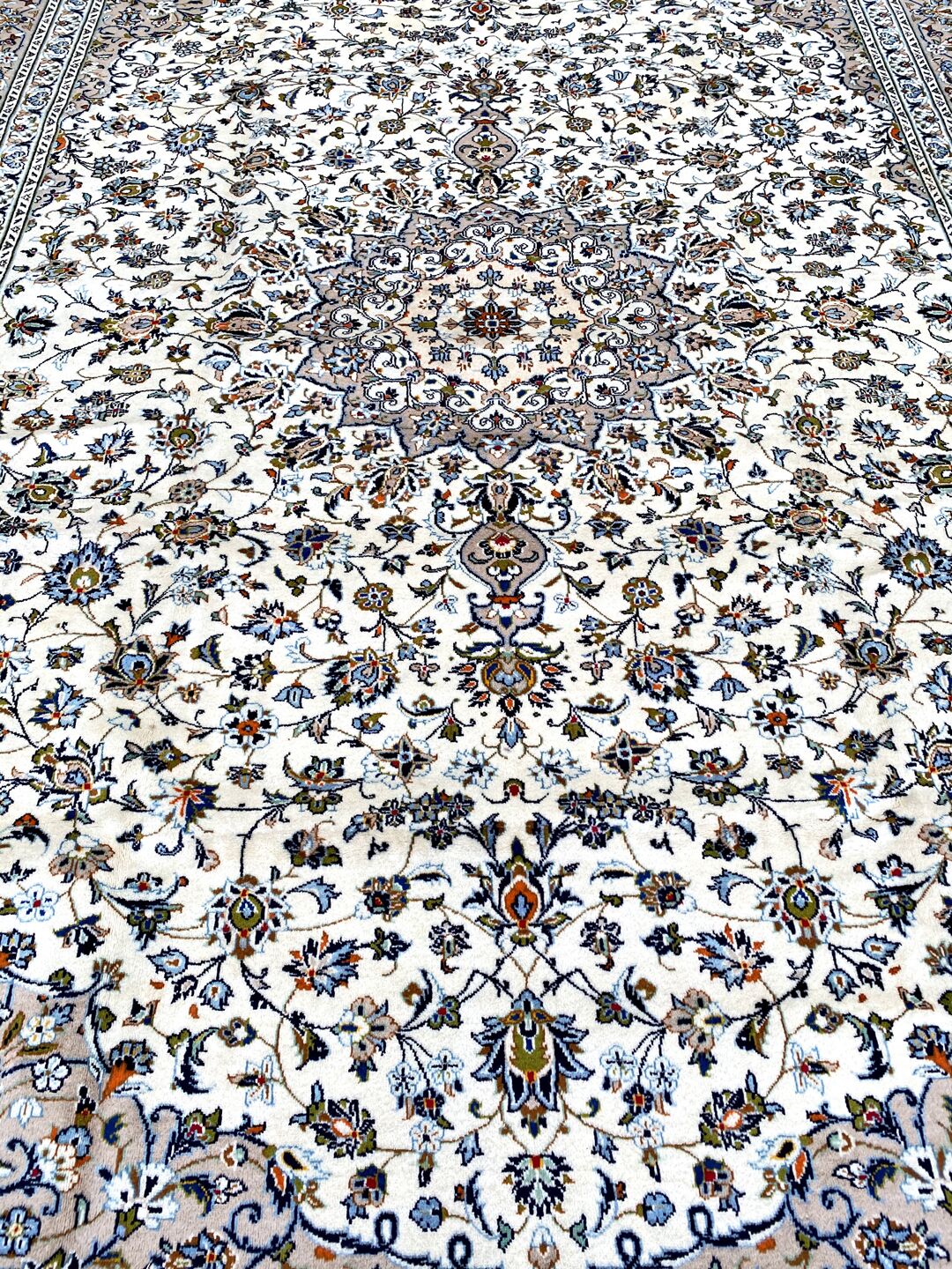 4x3M Royal Beige Persian Kashan Rug - Image 11