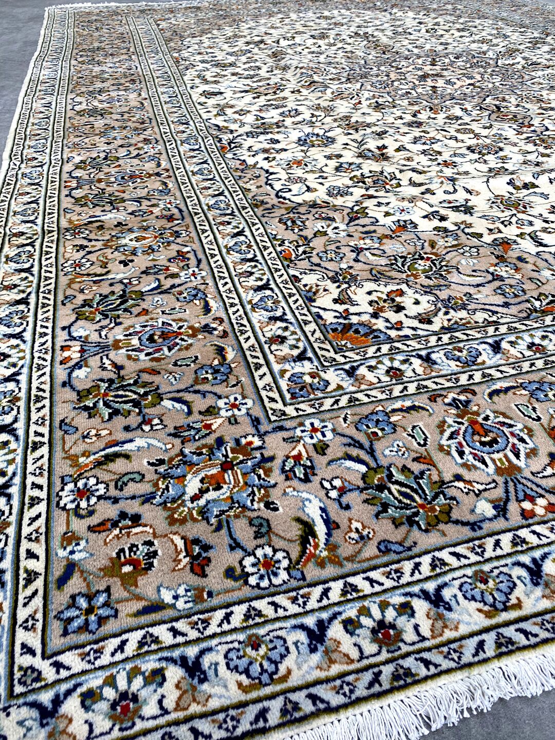 4x3M Royal Beige Persian Kashan Rug - Image 9