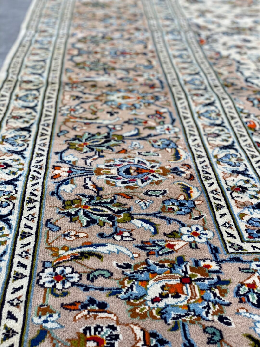 4x3M Royal Beige Persian Kashan Rug - Image 3