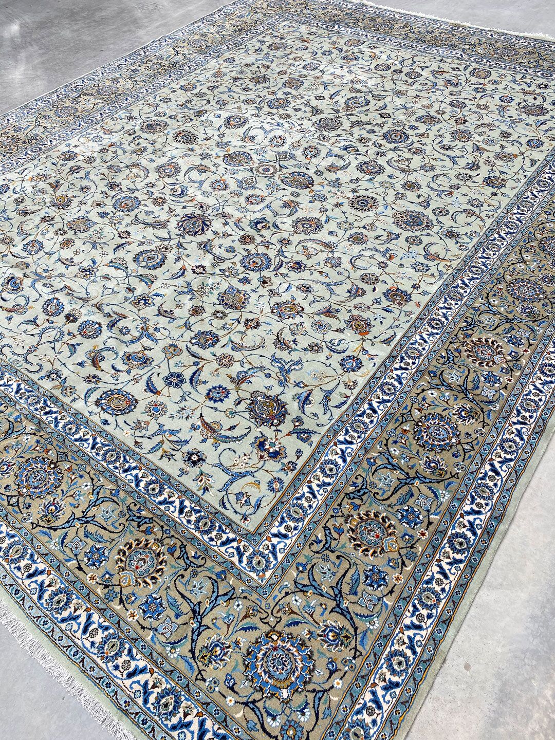 4.5x3.4M Over Sized Pistachio Tone Persian Kashan Rug - Image 3