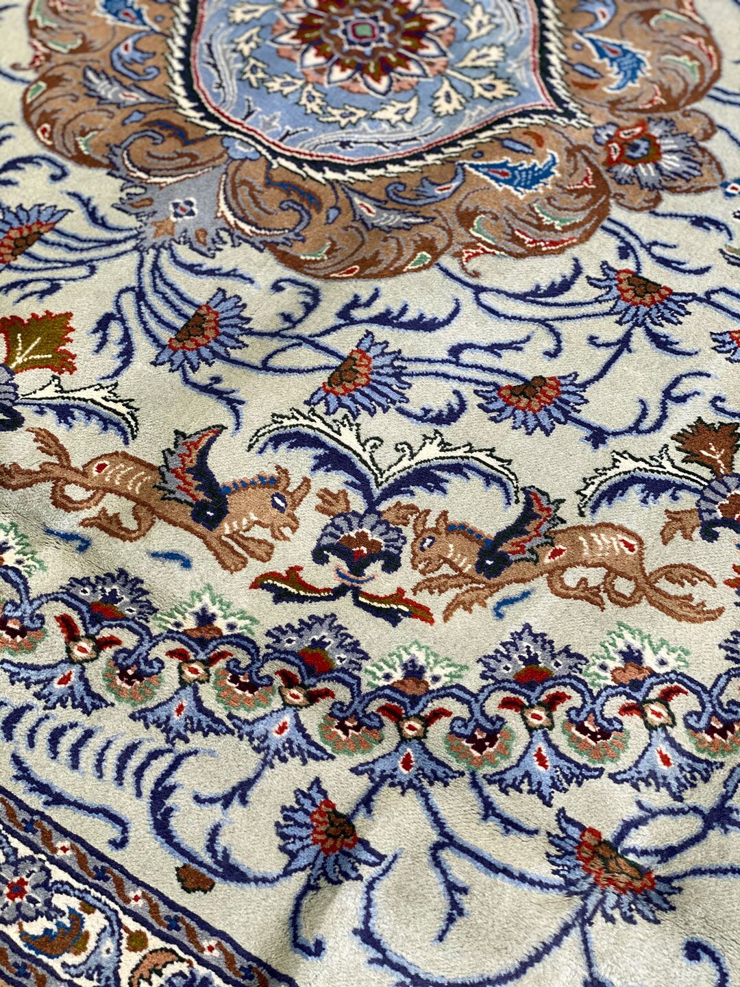 3.6x2.5M Mood Persian Rug - Image 7