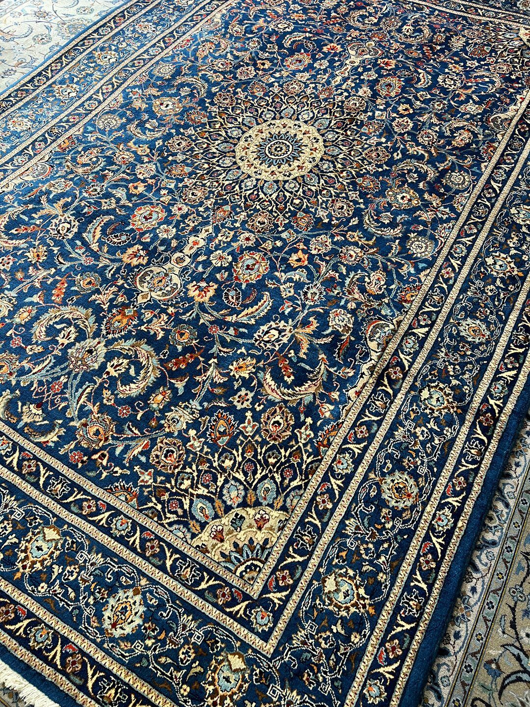 3.1x2M Lamb's wool Kashmar Rug - Image 7