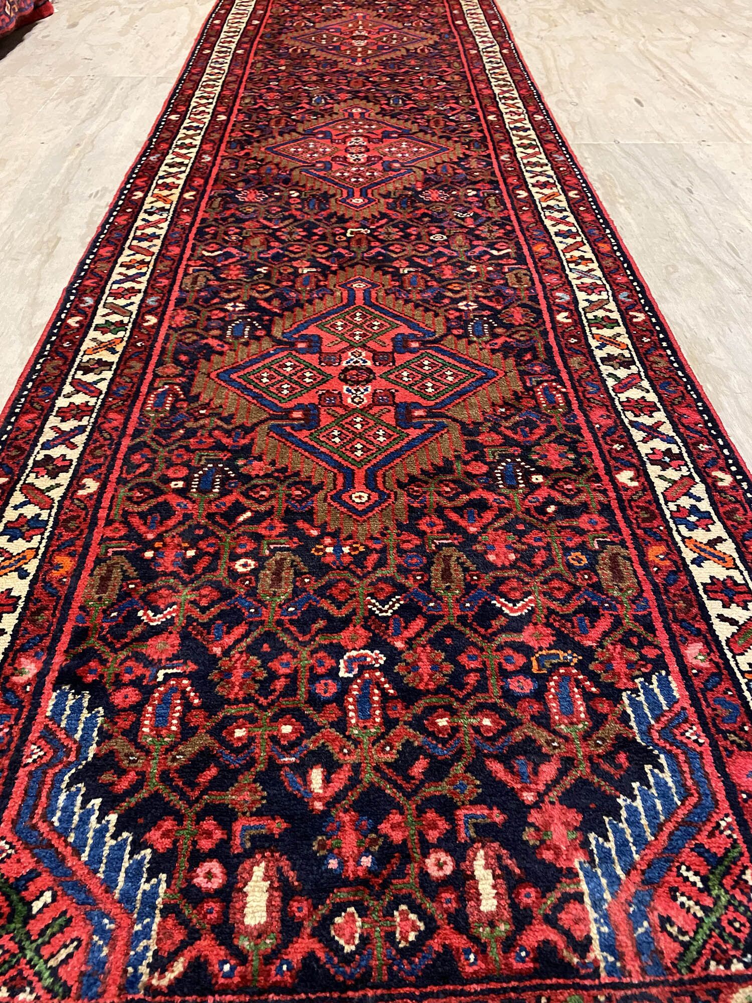 3M Hamedan Persian Runner - Image 6