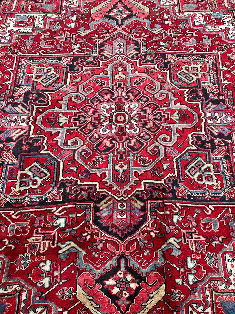 3.3x2.5M Fine Heriz Persian Rug - Image 3