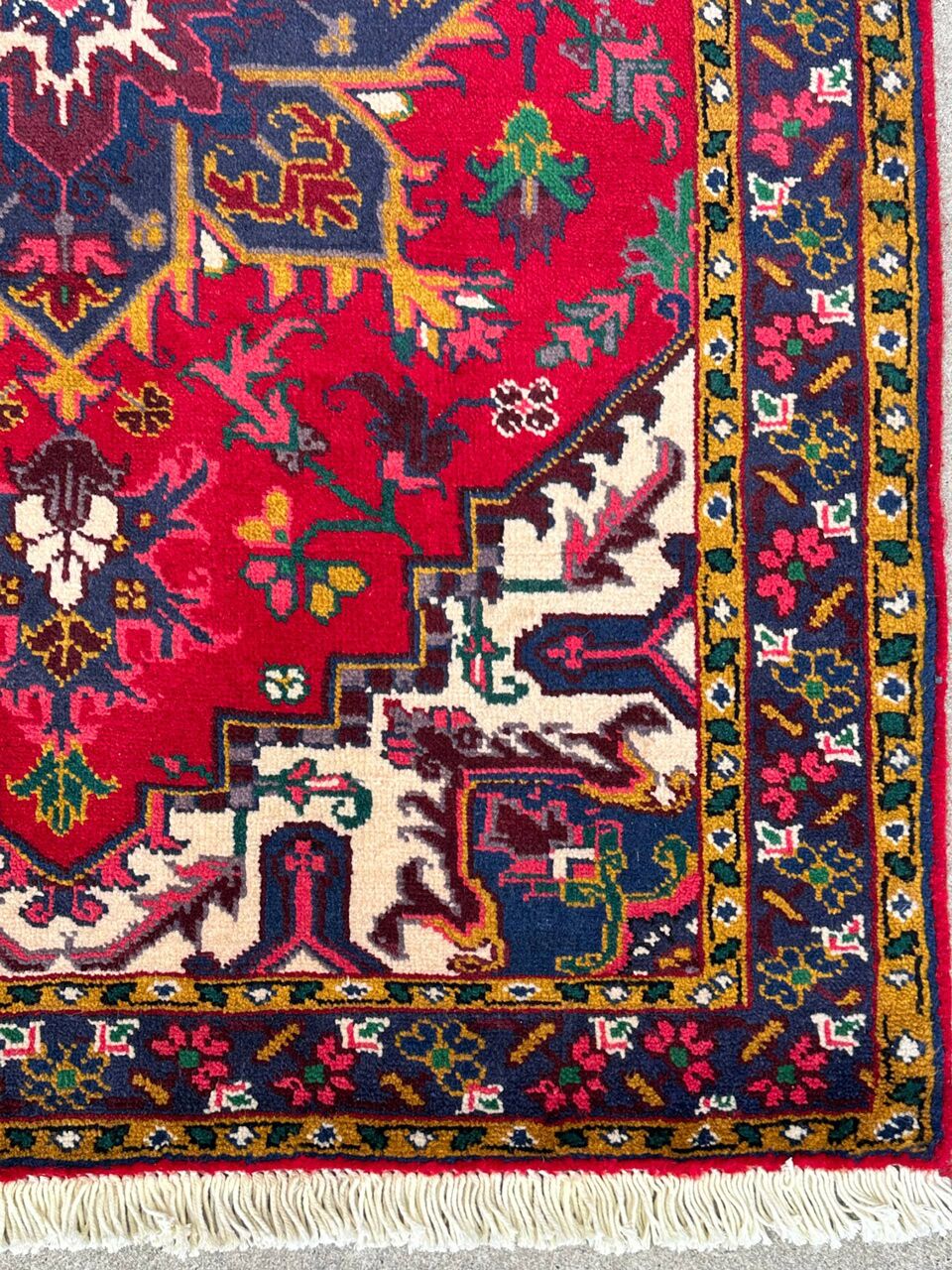 1.5x1M Rare Heriz Persian Rug - Image 3