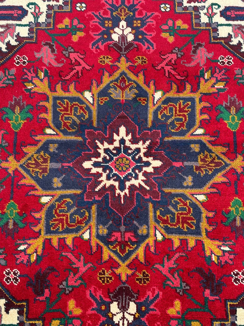 1.5x1M Rare Heriz Persian Rug - Image 5