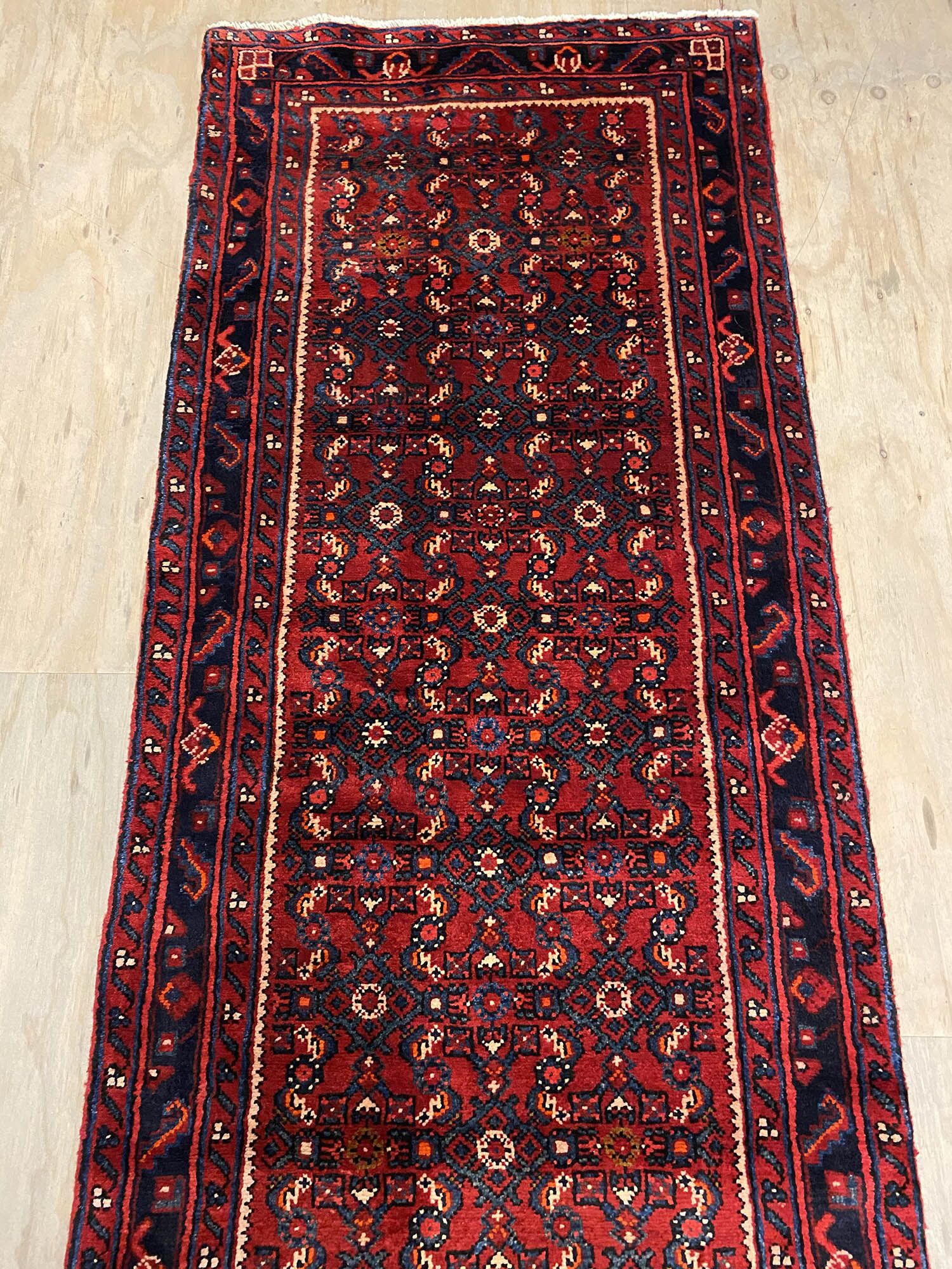 4.3M Hamedan Persian Runner (Hosseinabad) - Image 4