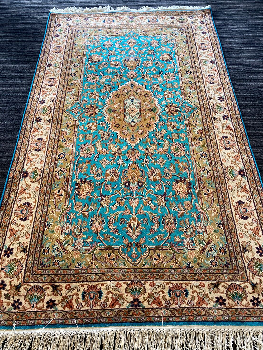 1.7 X 1 M Silk Kashmiri Rug (18.18 Quality) - Image 3