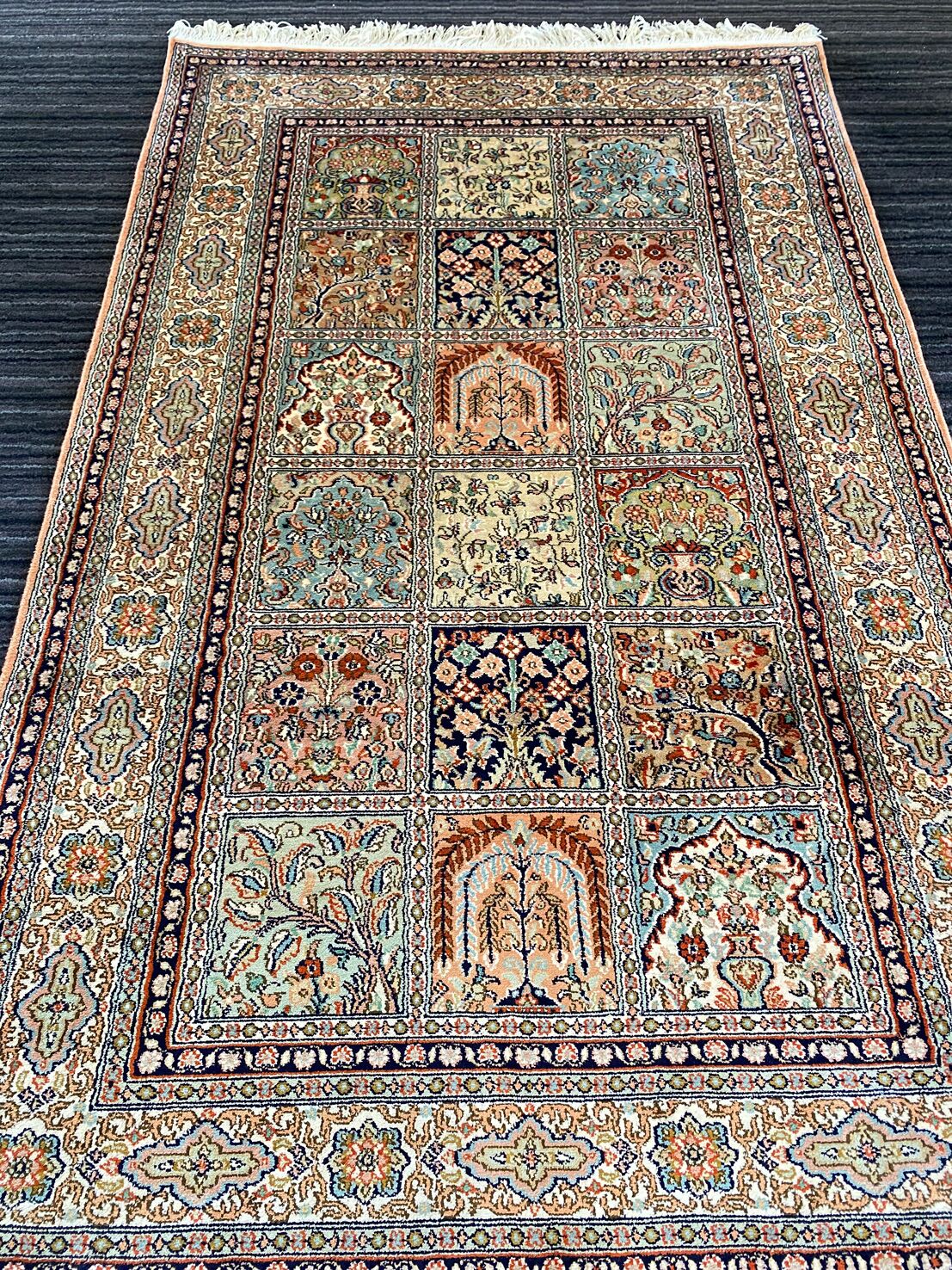 1.5 X 1 M Silk Kashmiri Rug (18.18 Quality) - Image 6