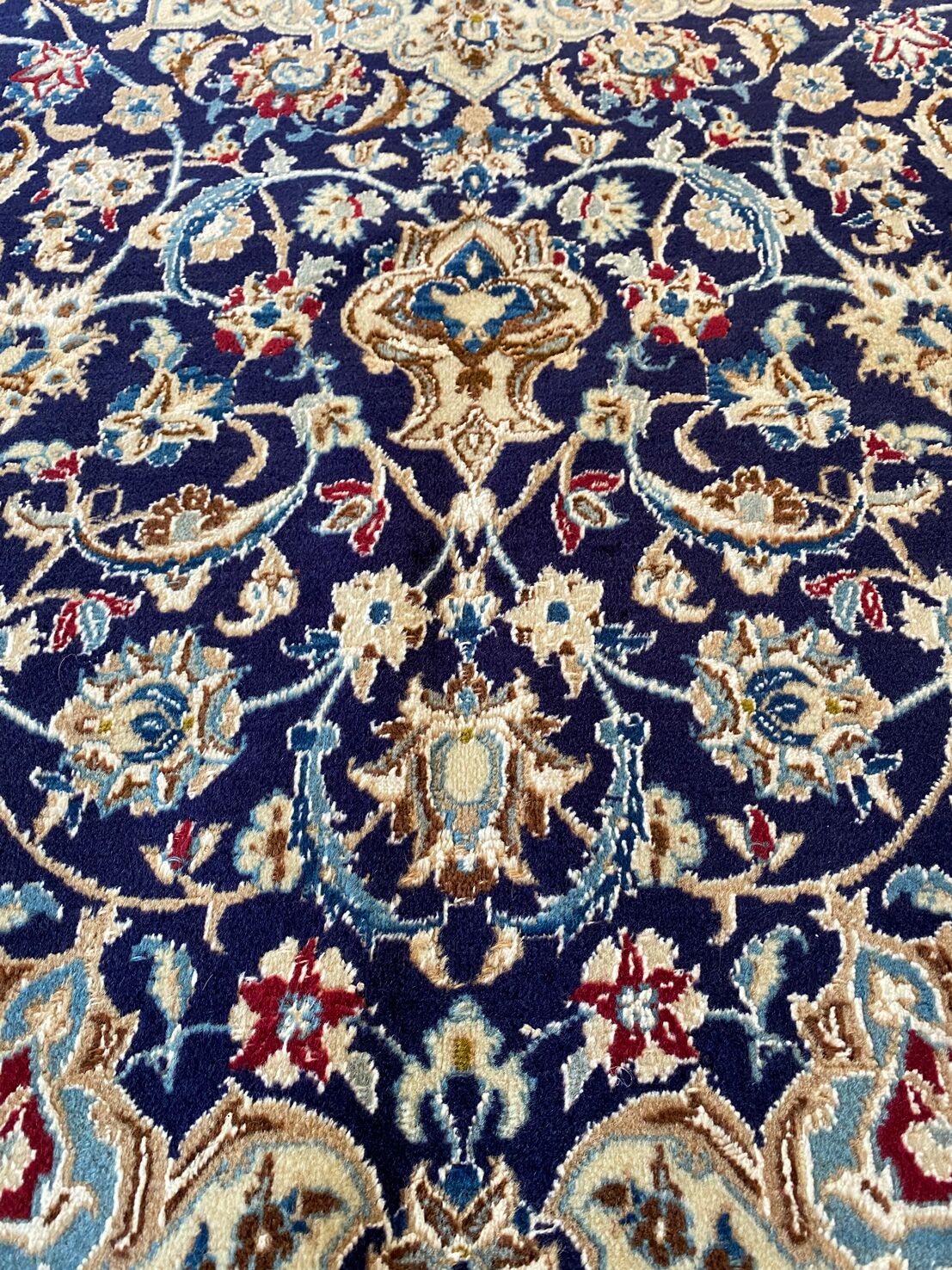 2.6x1.5M Nain Rug Silk Inlaid (9La) - Image 6