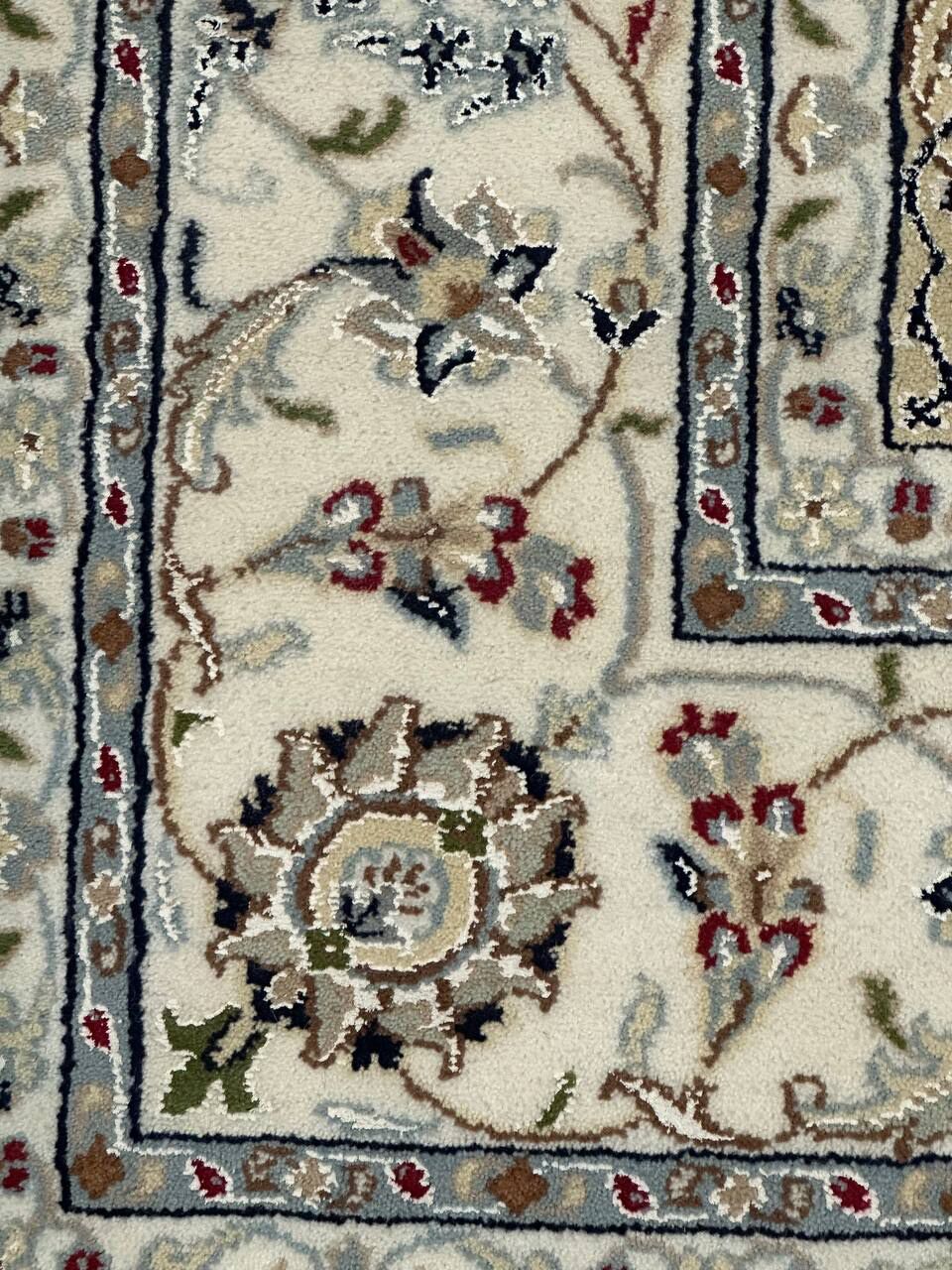 2 x 2 M Indian Wool & Silk Nain Design Rug - Image 5