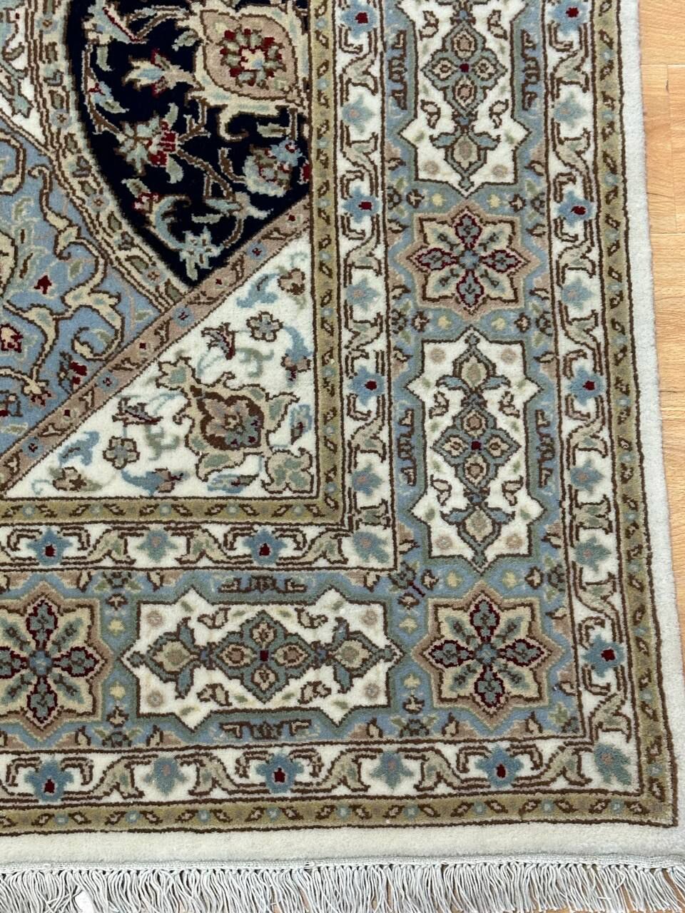 2.15 x 1.55 M Indian Wool & Silk Nain Dome Design Rug - Image 7