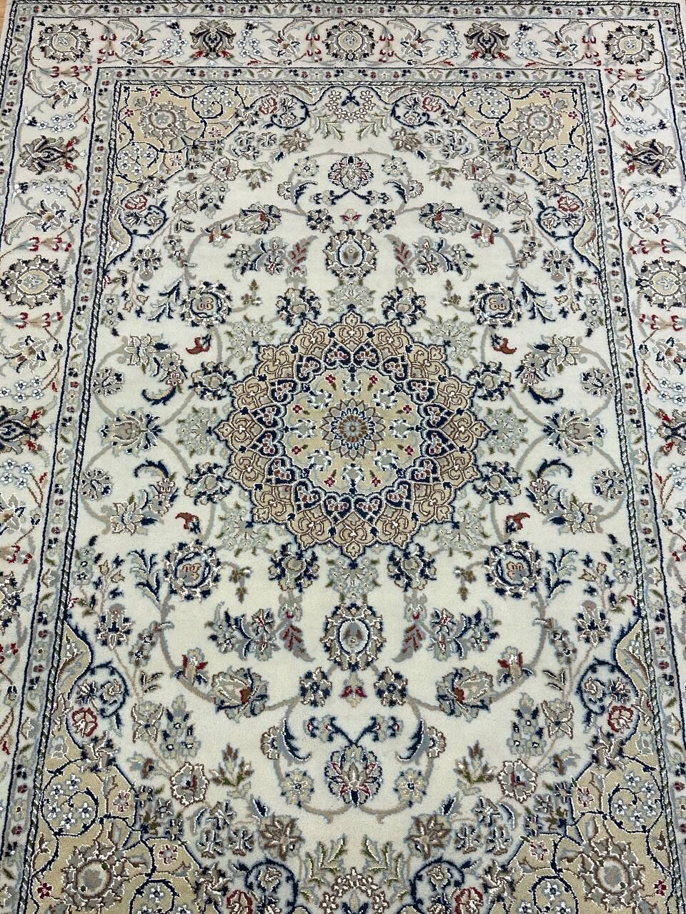 2 x 1.4 M Indian Wool & Silk Nain Design Rug - Image 4