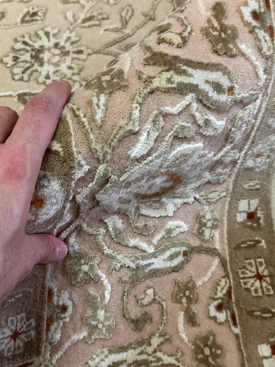 2.5 x 1.7 M Indian Wool & Silk Embossed Pattern Rug - Image 7