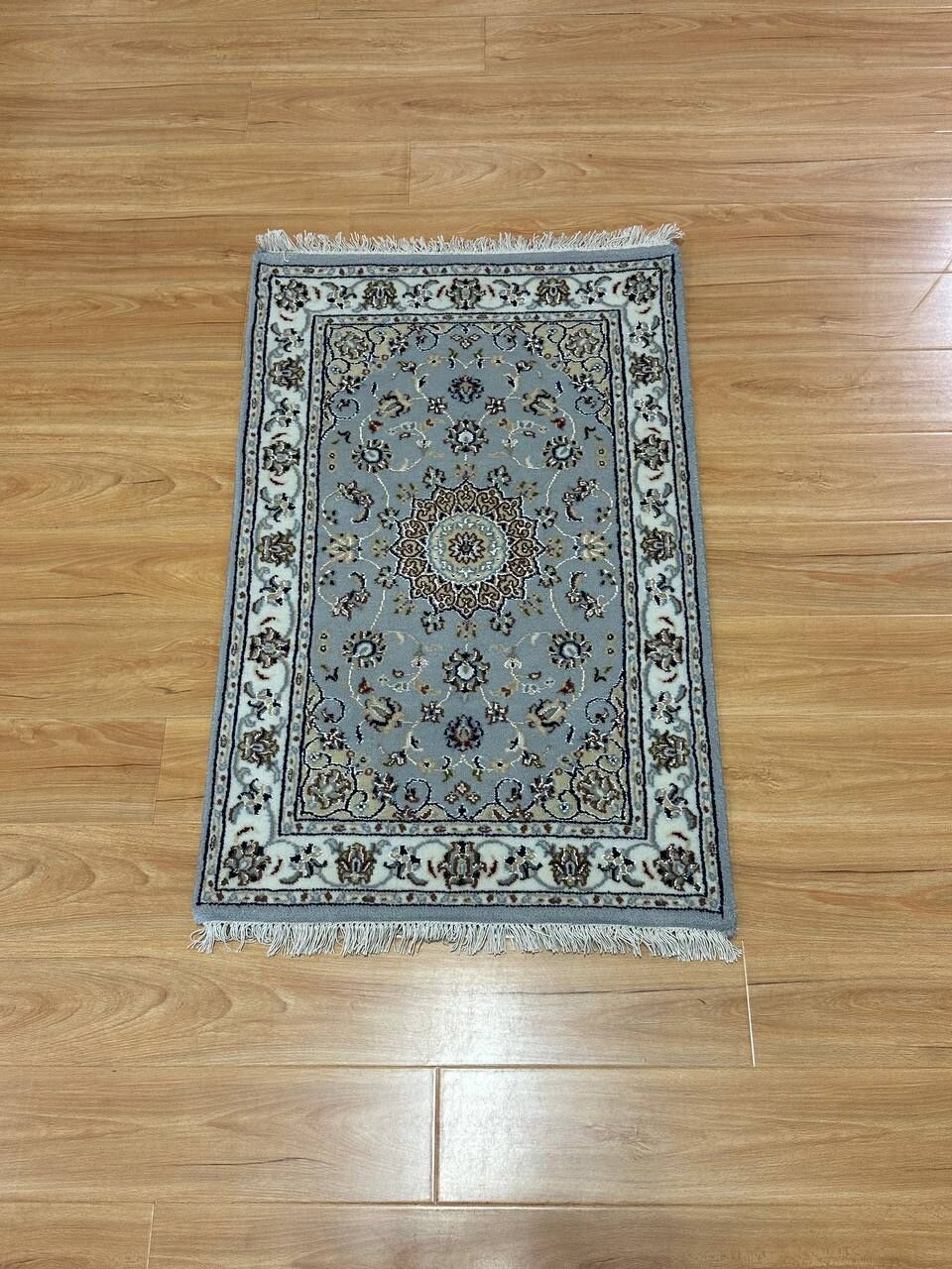 0.98 x 0.63 M Indian Wool & Silk Nain Design Rug - Image 4