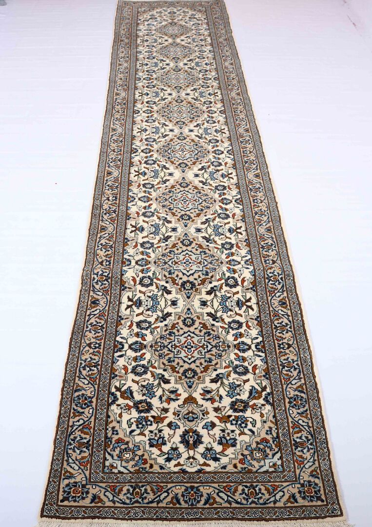 5m Traditional Kashan Runner - Image 2