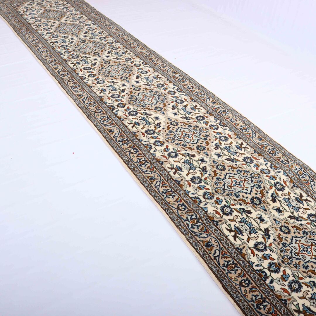 5m Traditional Kashan Runner - Image 3