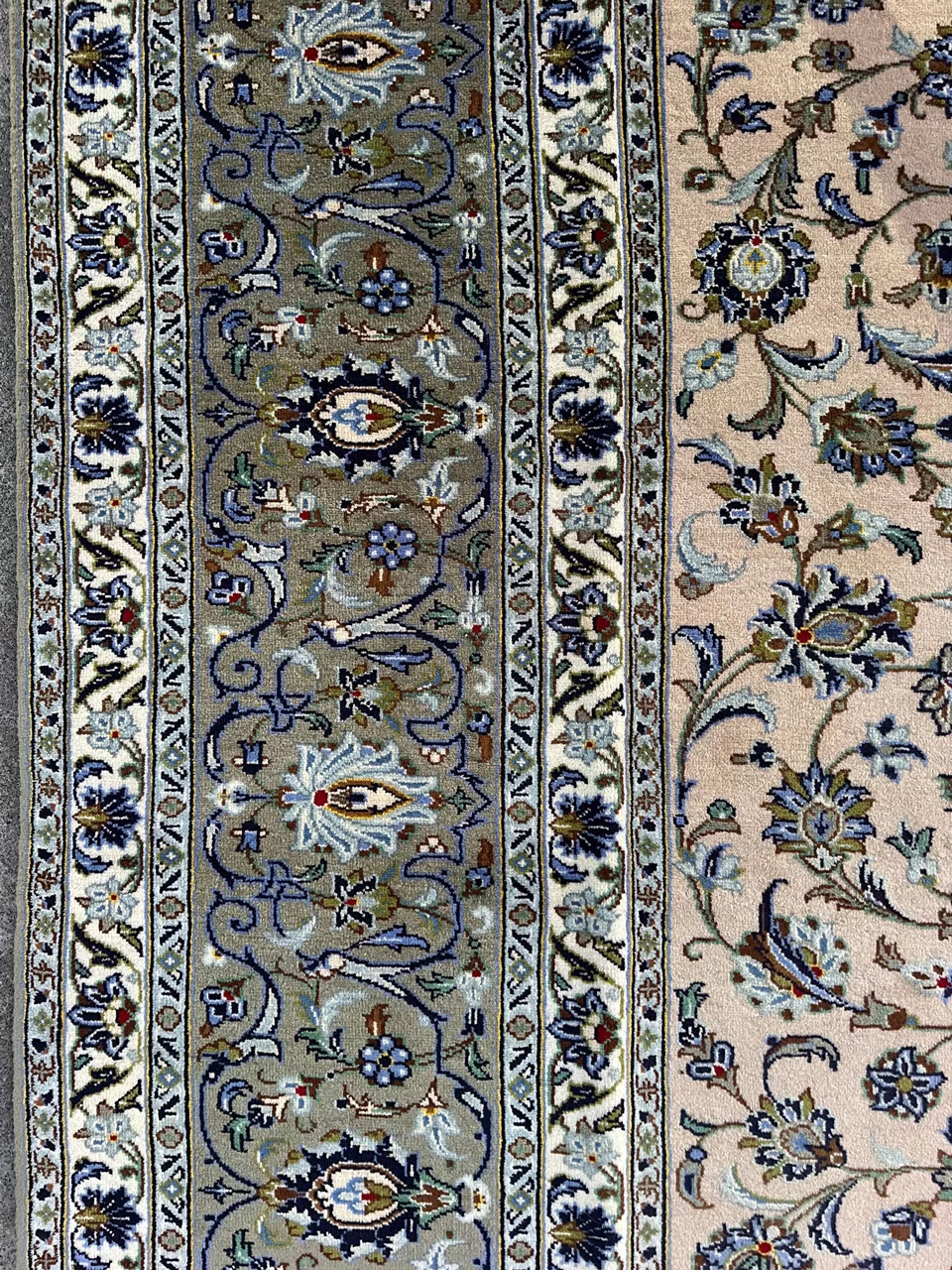 4x3M Signed Beige Kashan Rug - Image 9