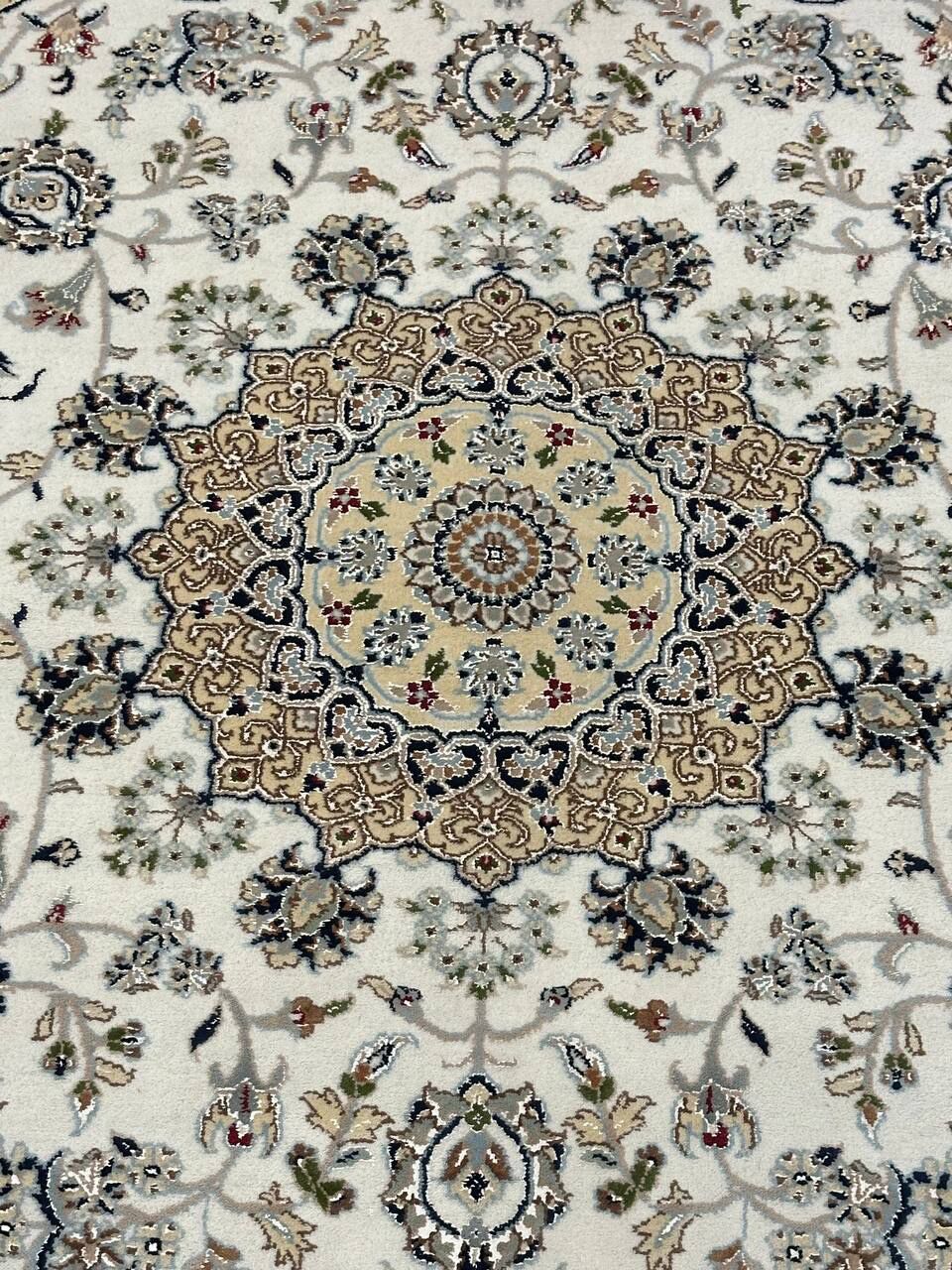 2 x 2 M Indian Wool & Silk Nain Design Rug - Image 3