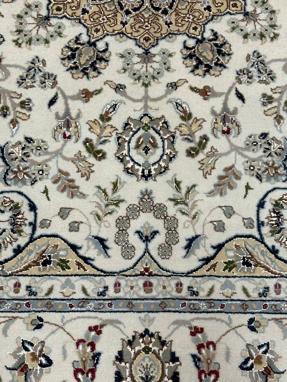 2 x 2 M Indian Wool & Silk Nain Design Rug - Image 5