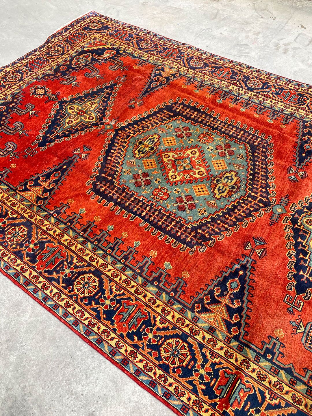 3.6x2.3M Tribal Vis Rug - Image 4