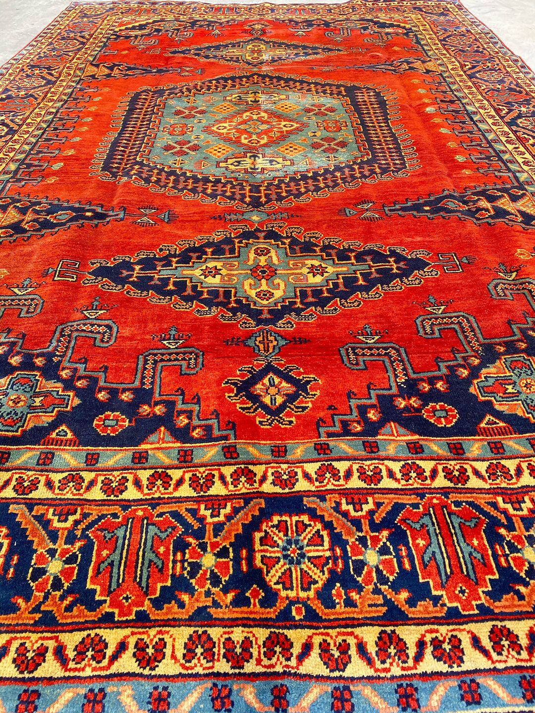 3.6x2.3M Tribal Vis Rug