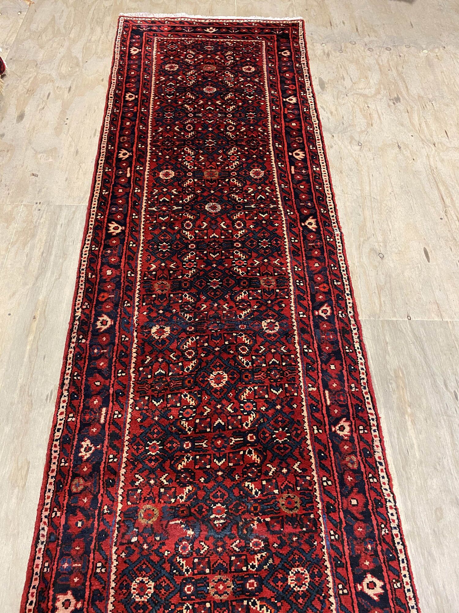 5.8m Hamedan Persian Runner (Hosseinabad) - Image 2