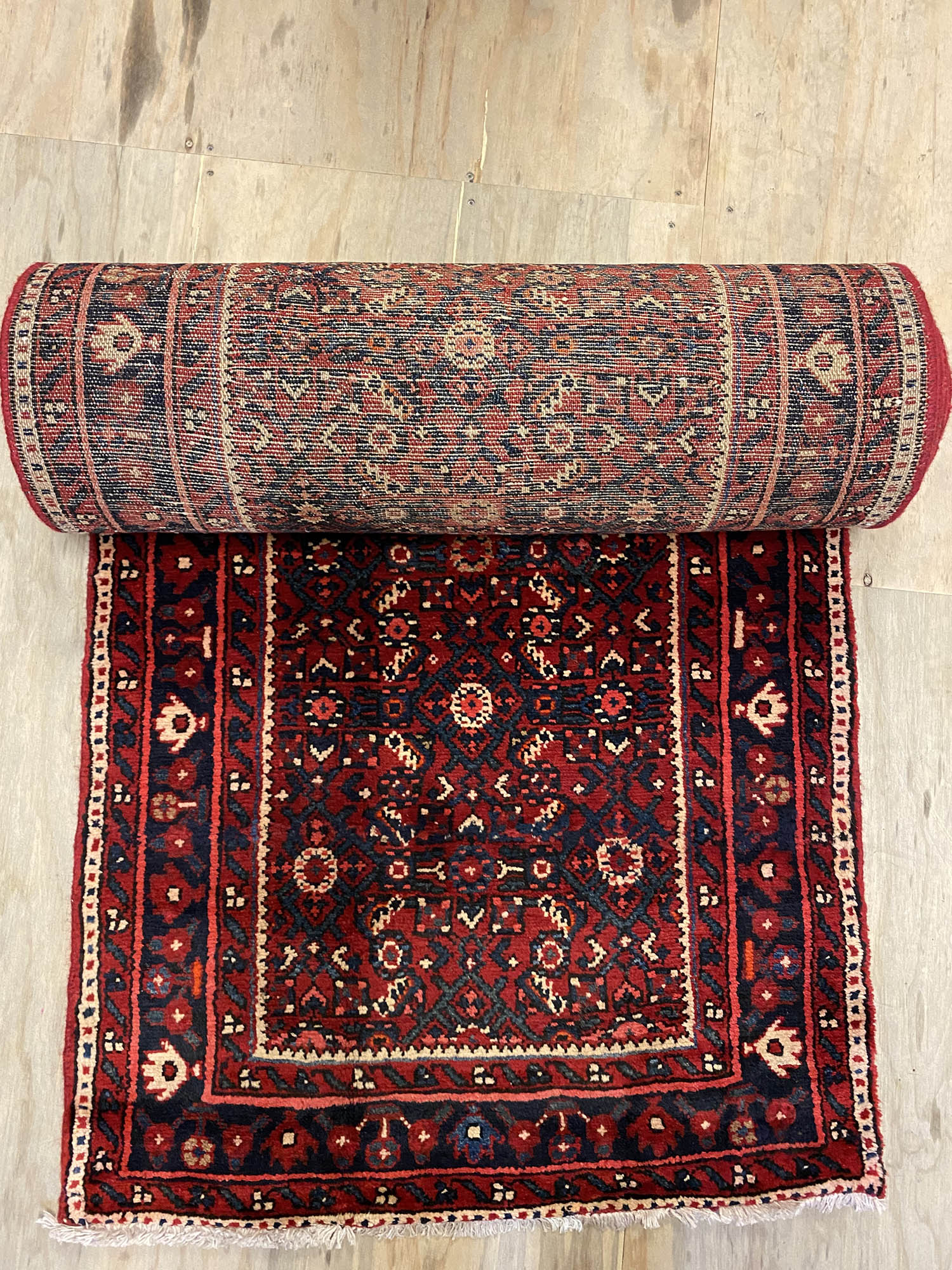 5.8m Hamedan Persian Runner (Hosseinabad) - Image 7