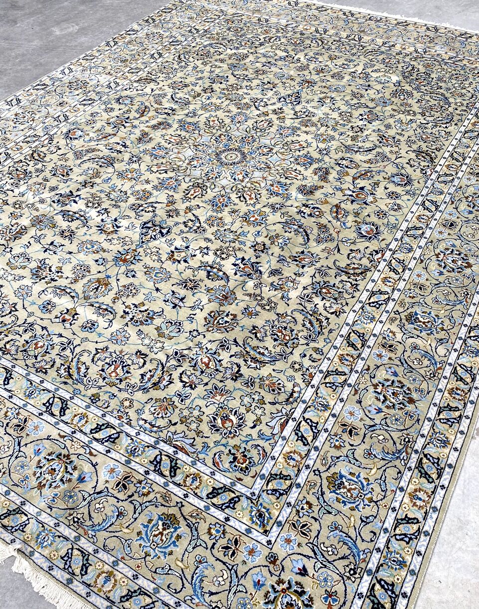 4x3M Signed Pistachio Tone Persian Kashan Rug - Image 4