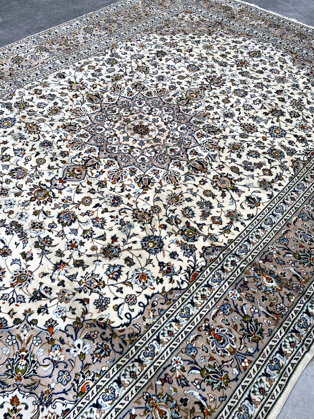 4x3M Royal Beige Persian Kashan Rug - Image 2