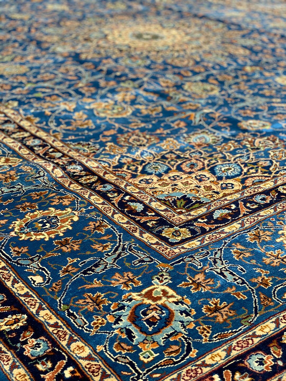 4x3M Lamb's wool Kashmar Rug - Image 9