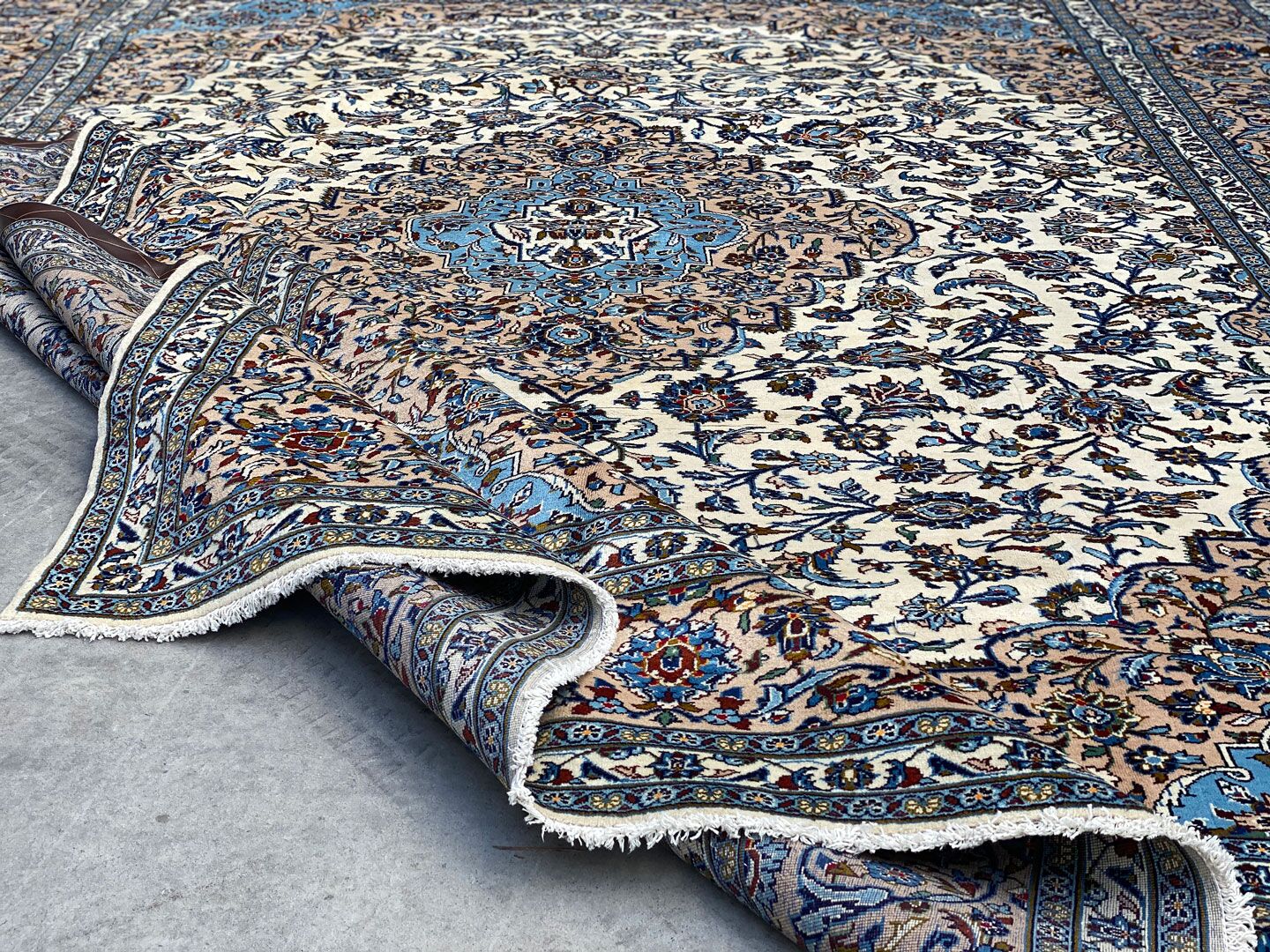 4x3M Beige Persian Kashan - Image 9