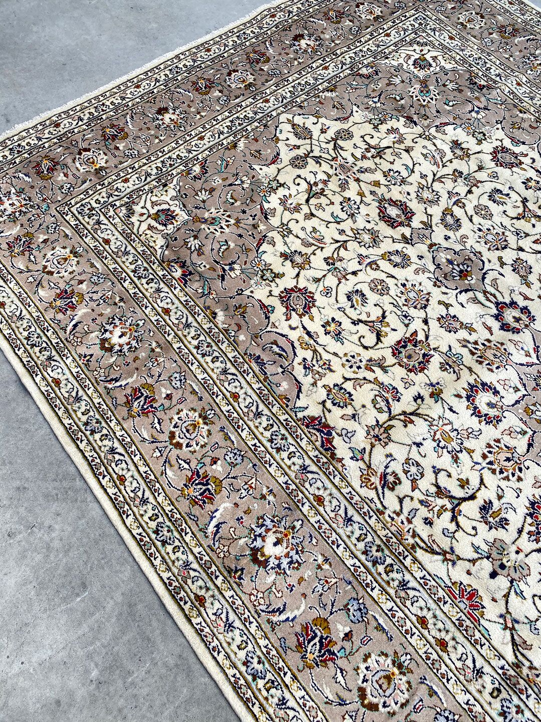 3.9x2.4M Beige Persian Kashan - Image 7