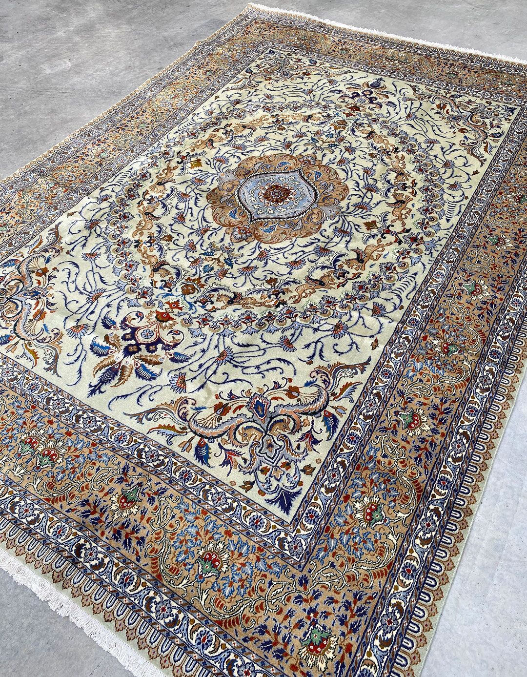 3.6x2.5M Mood Persian Rug - Image 4
