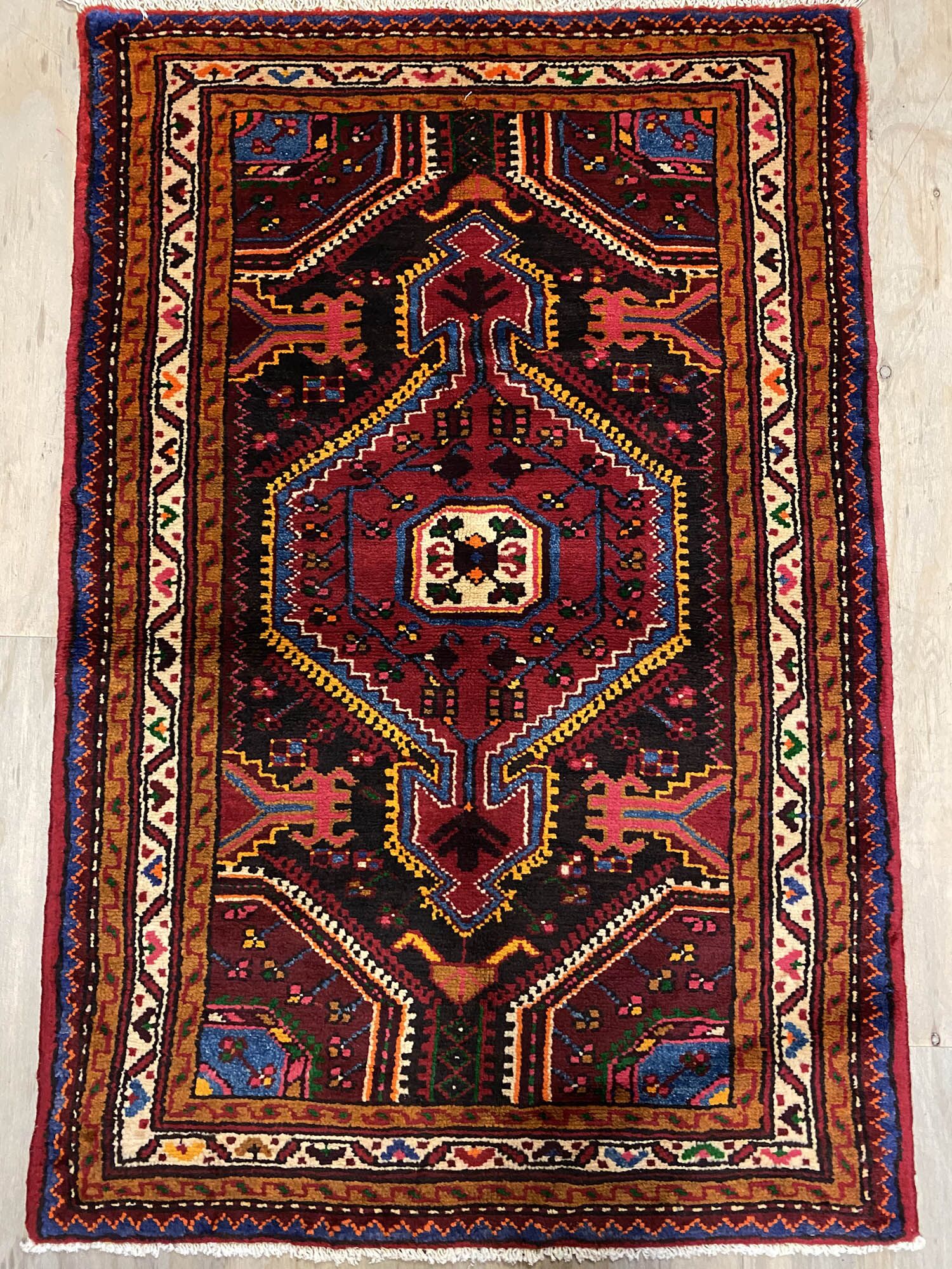 1.3x0.9M Tuserkan Tribal Rug