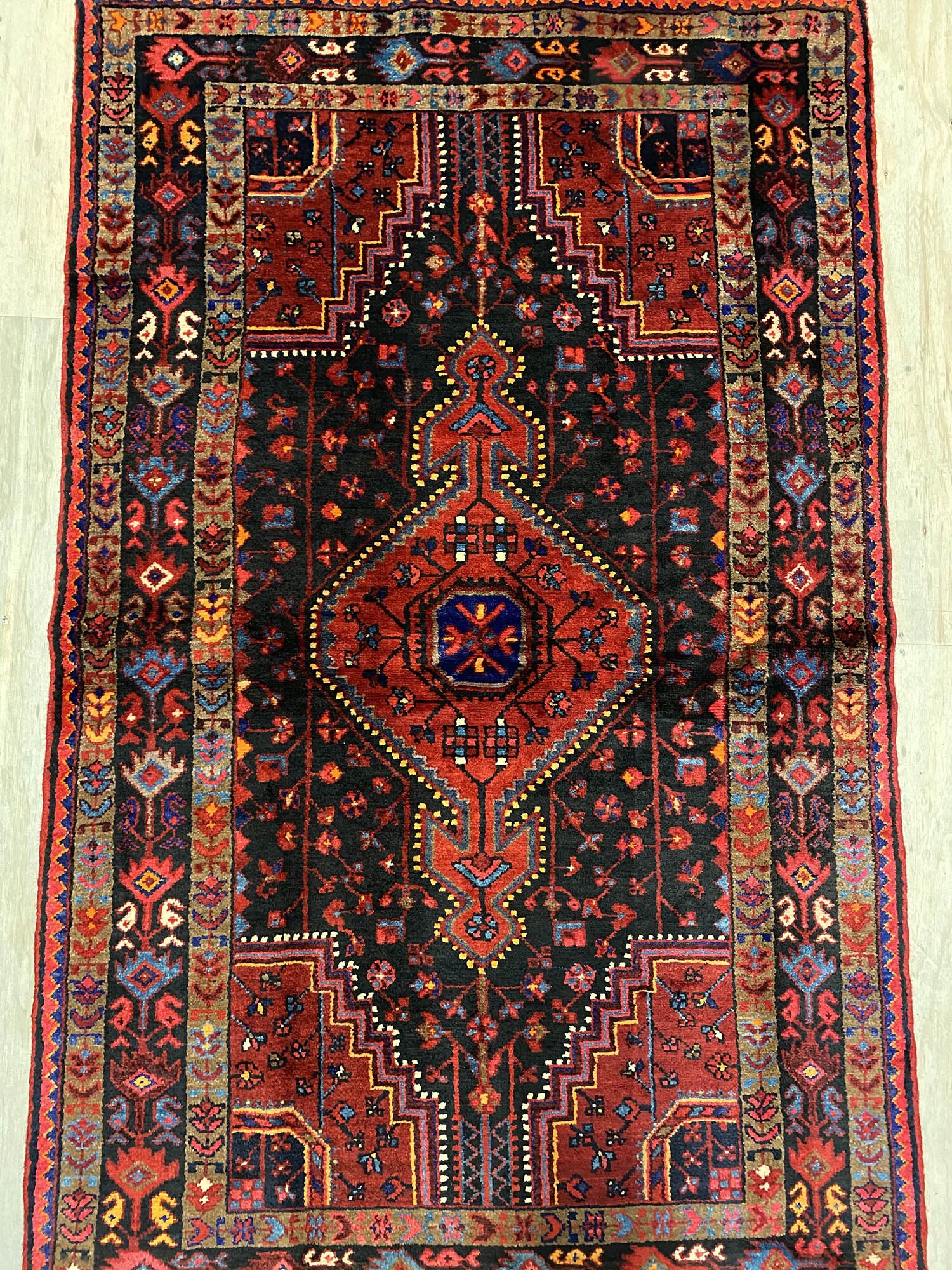 1.8x1.1M Tuserkan Tribal Rug
