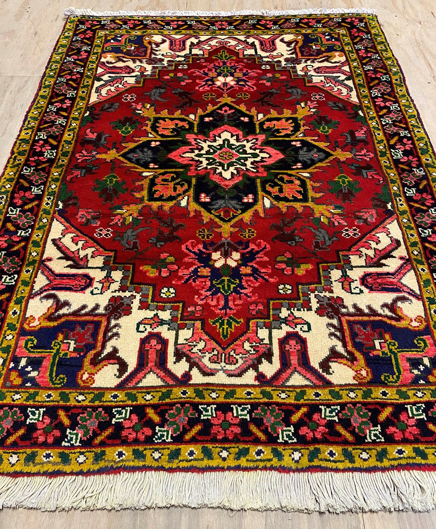 1.5x1M Rare Heriz Persian Rug - Image 4