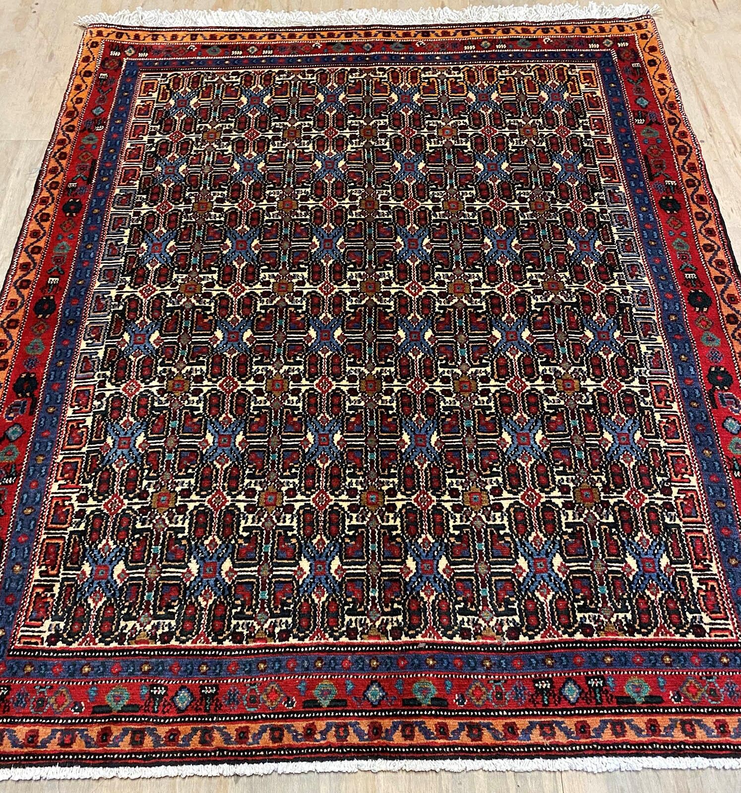 1.4x1.1M Kurdish Sanandaj Rug (Mahi) - Image 4