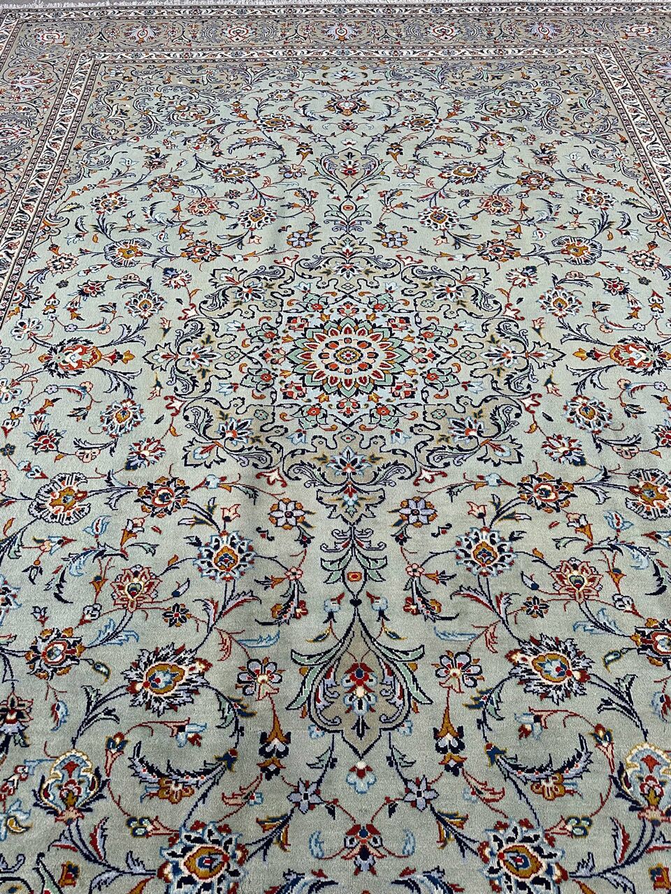 4x3M Fine Pistachio Tone Persian Kashan - Image 7