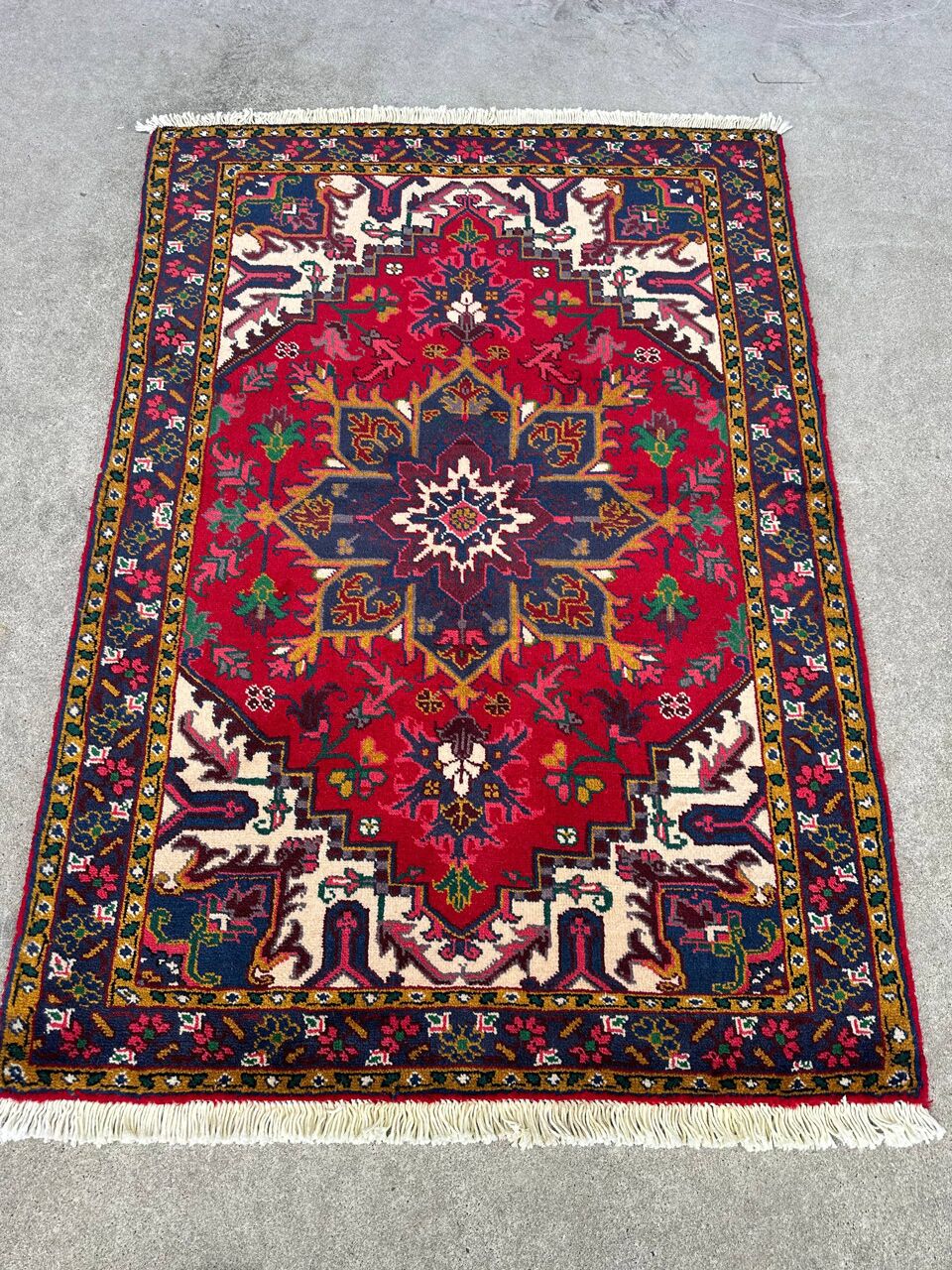 1.5x1M Rare Heriz Persian Rug - Image 2