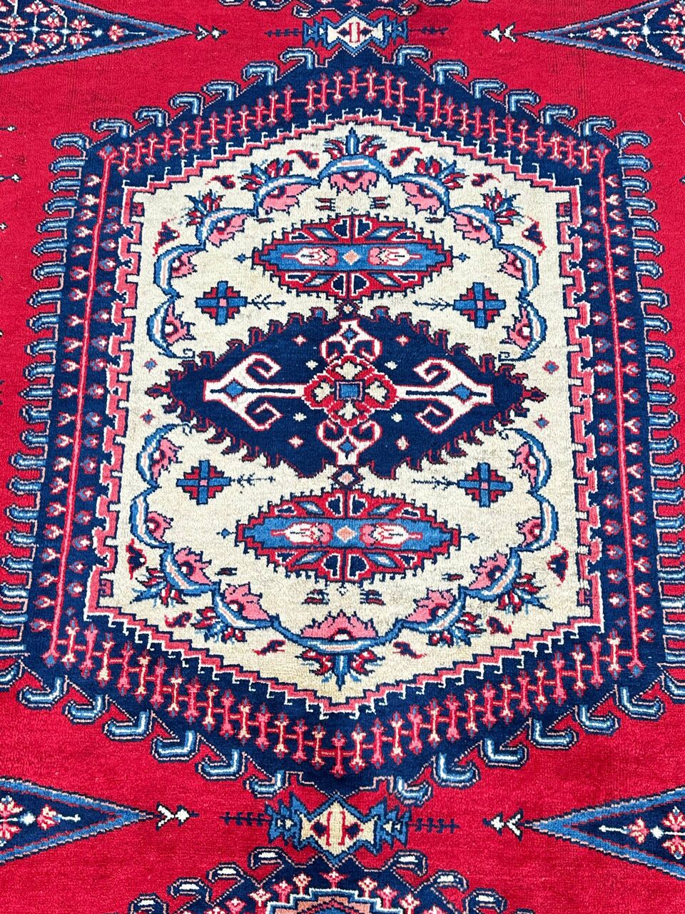 3.1x2.1M Tribal Vis Rug - Image 4