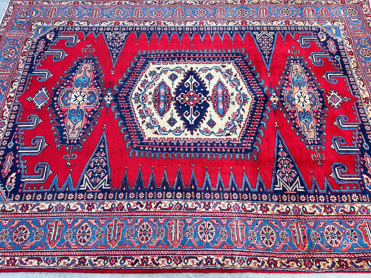 3.1x2.1M Tribal Vis Rug - Image 6