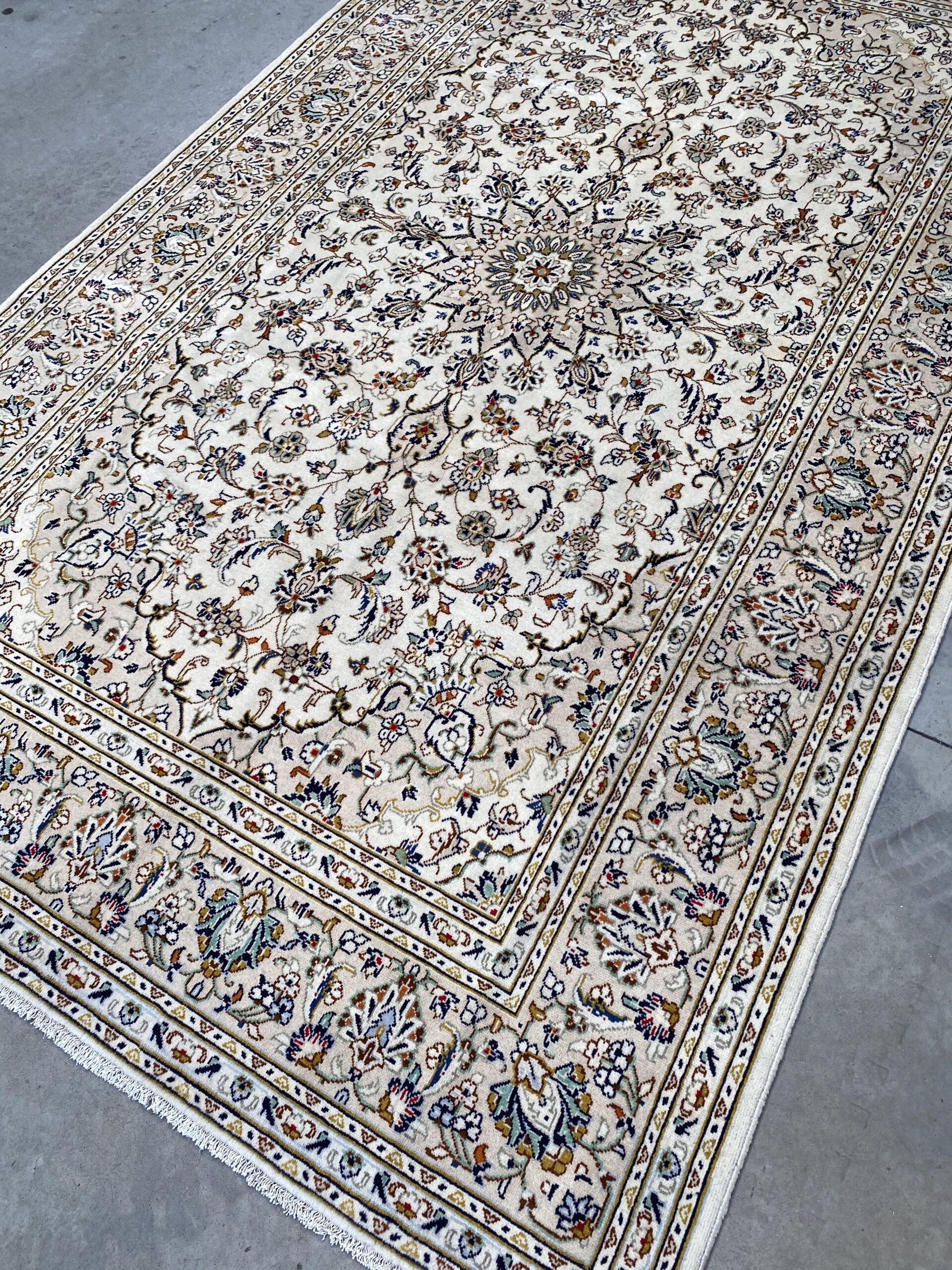 3x2M Beige Persian Kashan - Image 3