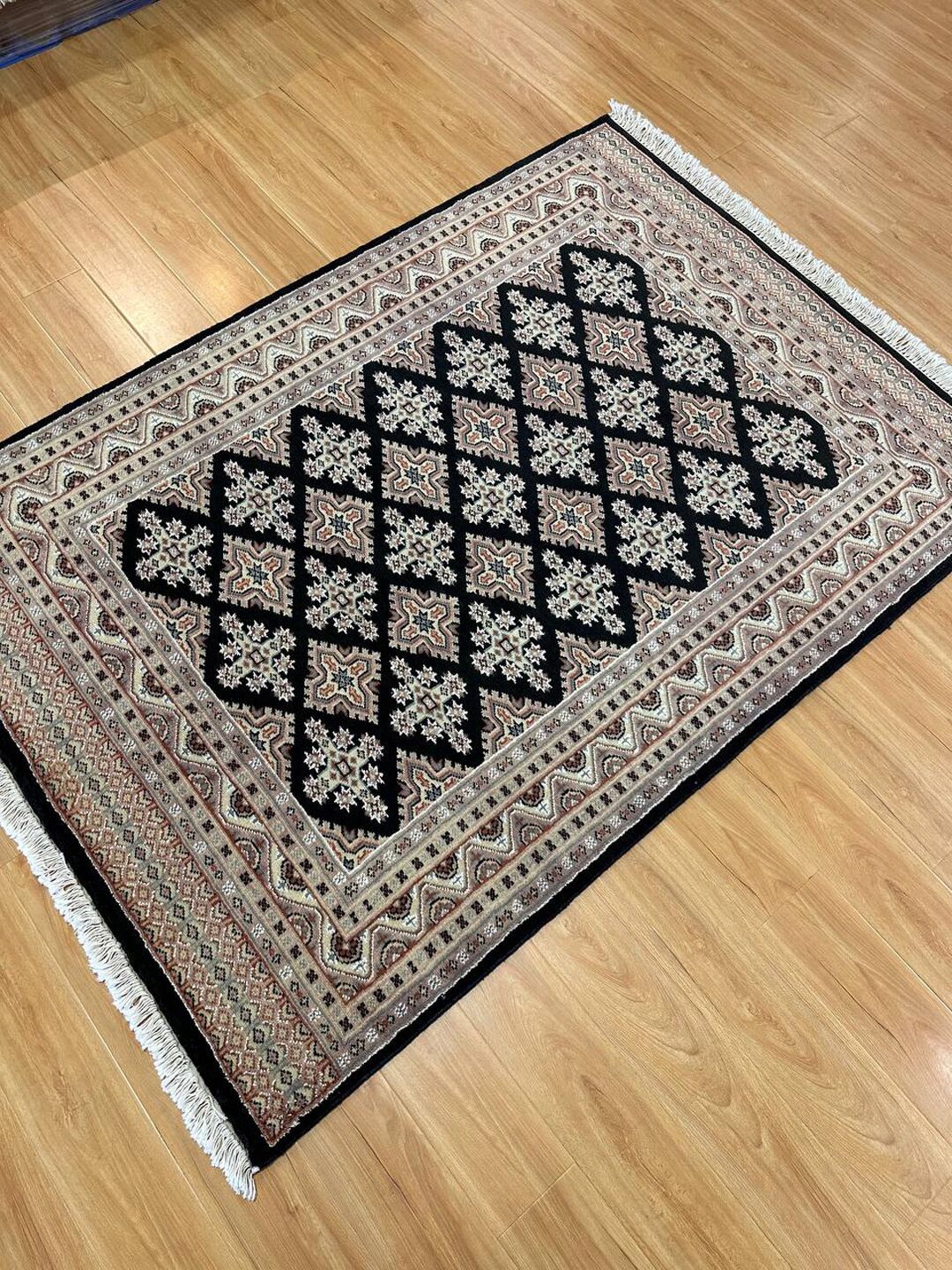 1.7x1.2 M Handmade Pakistani Rug - Image 4