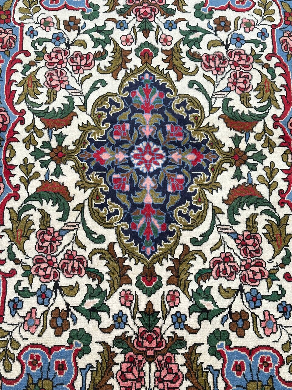 1.6x1M Persian Bijar Rug - Image 4